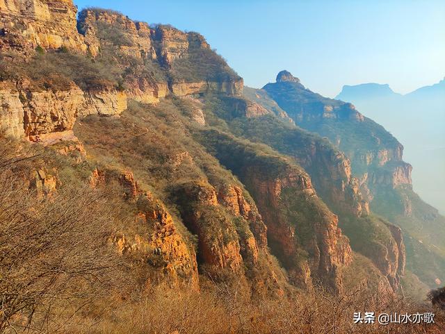 石家庄井陉龙凤山，太行之秘境，高崖之上的古村，一眼万年的风景