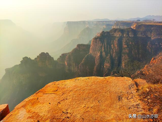 石家庄井陉龙凤山，太行之秘境，高崖之上的古村，一眼万年的风景