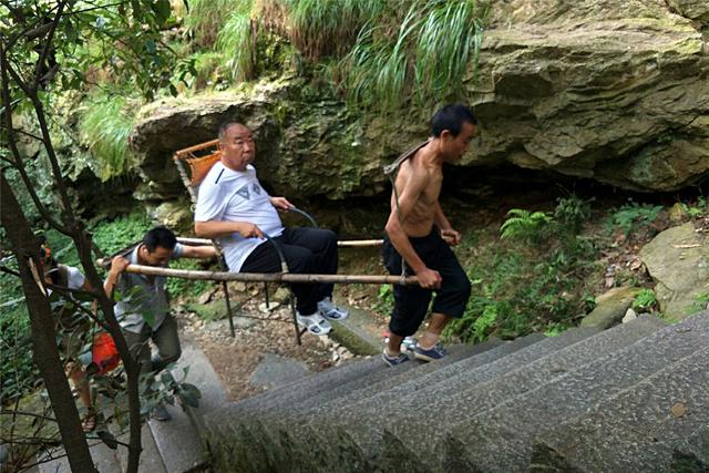 同时能欣赏长江、秀山和鄱阳湖，只有江西这个景点