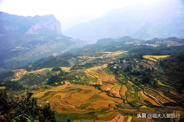 自驾黔西：山上的板凳舞，长犄角的苗人，好粮给鸡吃