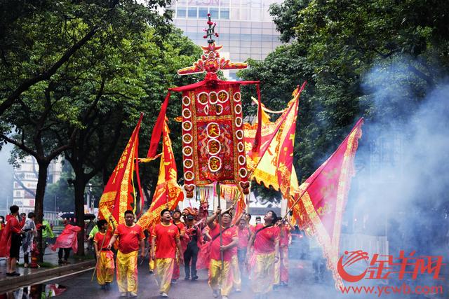 视频+图集丨狮舞助兴、鼓乐齐鸣！来感受广州CBD最盛大的妈祖诞巡游