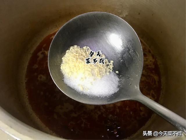 酱焖大泥鳅，东北厨师教你这样做，用这酱，味好鲜嫩，个个都好吃