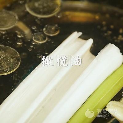 波士顿龙虾做法之水煮虾螯