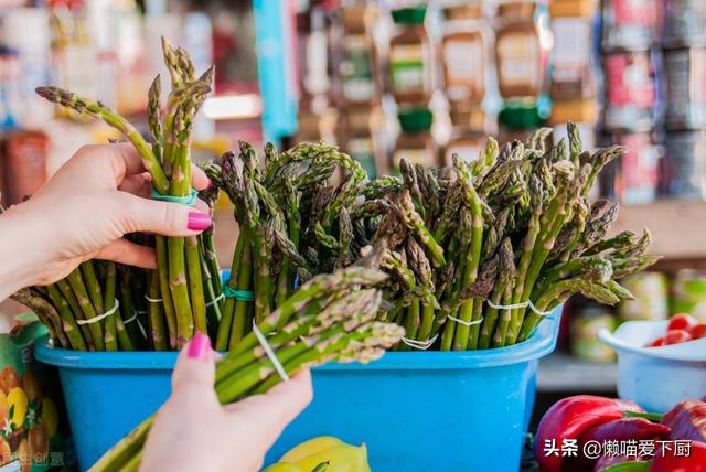 买芦笋，挑白芦笋、绿芦笋还是紫芦笋？营养差别大，学会别挑错了