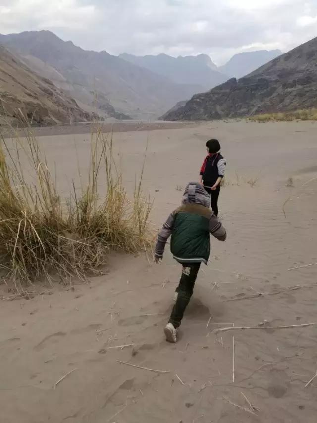 我要回禄劝金沙江大峡谷看风景、捡石头……