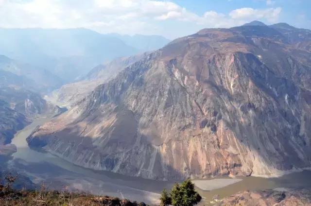 我要回禄劝金沙江大峡谷看风景、捡石头……