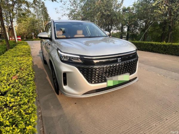 蓝电E5有多好？油耗省，续航长；9.98万就能入手的中型插混SUV