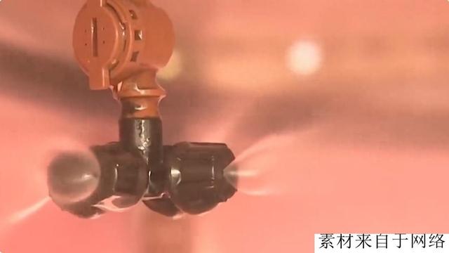 中国农民发明“空气种菜”1.5平米种出390棵菜，利润直接提高5倍