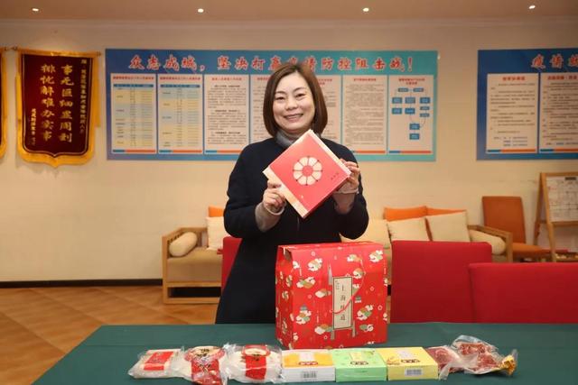 品尝上海“年味”，新春祝福送到100名留沪真如人手上了