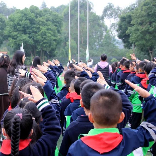 成都市双流区黄甲小学——小手种希望，共待花开时