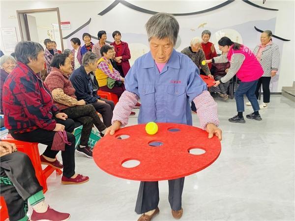 张家港市锦丰镇洪桥村：“党建+居家养老”托起幸福“夕阳红”