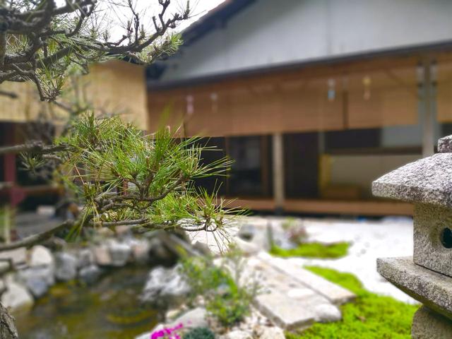 他在京都山里修筑庭院，种菜烧饭，山居滋味究竟哪般？