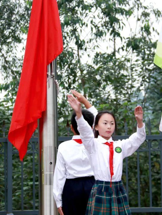 成都市双流区黄甲小学——小手种希望，共待花开时