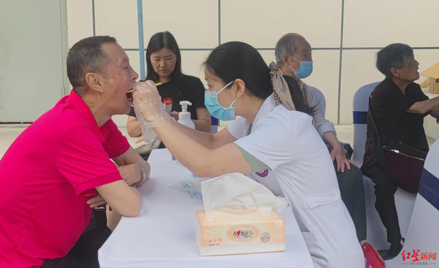 东区门诊部开展首次口腔义诊活动！除了本部，华西口腔医院还有三个门诊部