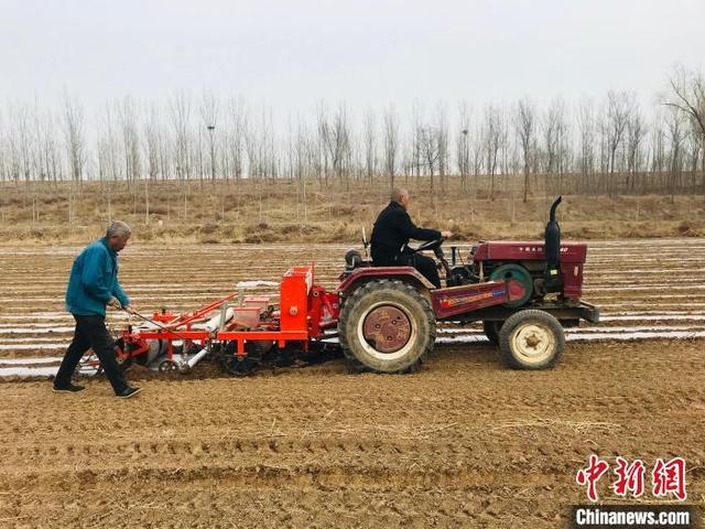 从小手拖到无人驾驶 山东农业机械生产迈向高端化