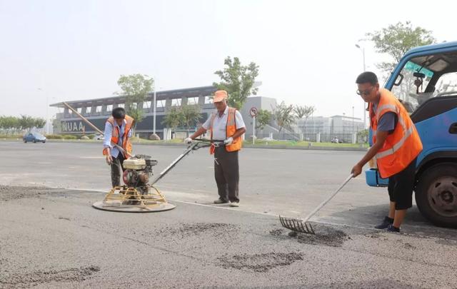 今天上午，南航天目湖校区通上了公交车