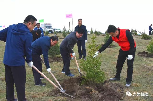 和政县：千名干群挥锹播新绿