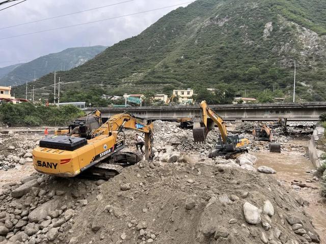 汶川板子沟，遭泥石流反复“洗劫”