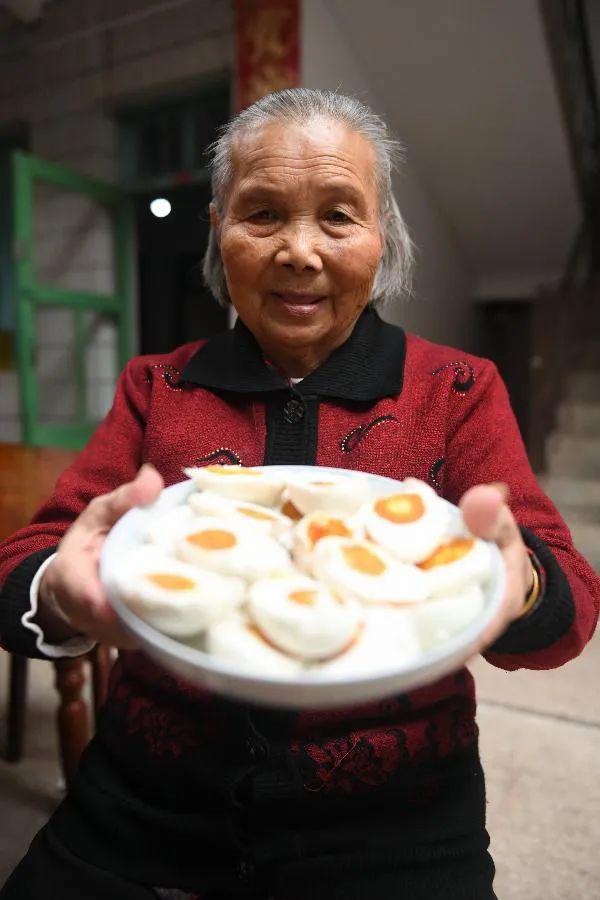 脱贫摘帽后，返贫风险太头疼？这个红色圣地有三招