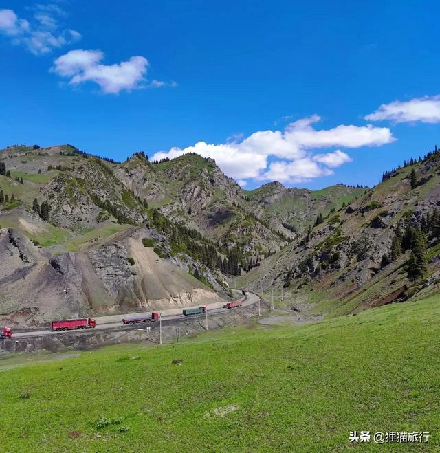 乌鲁木齐南山南面的阿拉沟乡是一个采蘑菇的好地方，这里山高路险