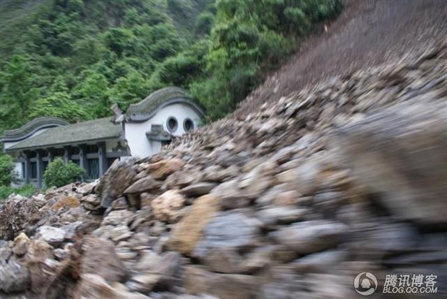 《百媒穿越地震带》之安县：亘古千佛山 无言殇 永收藏……