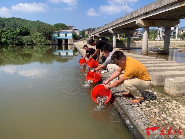 漳浦：开展水生生物增殖放流活动