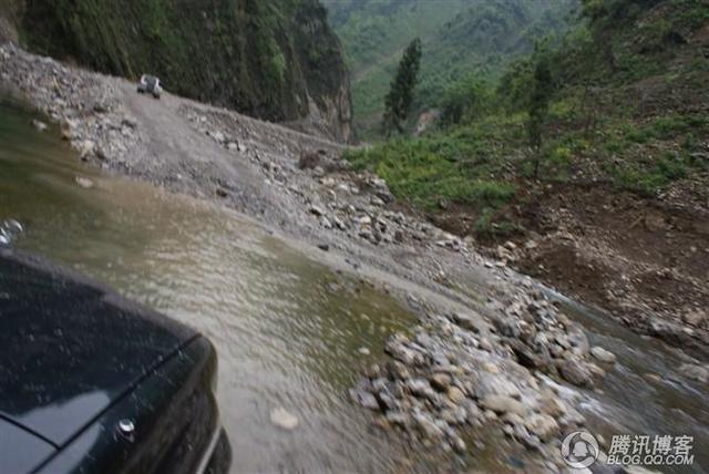 《百媒穿越地震带》之安县：亘古千佛山 无言殇 永收藏……