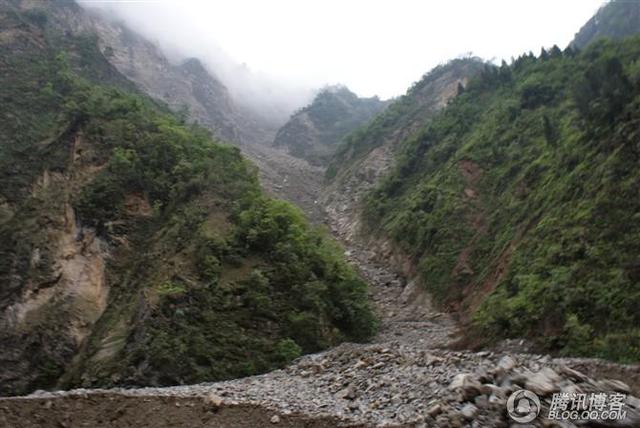 《百媒穿越地震带》之安县：亘古千佛山 无言殇 永收藏……