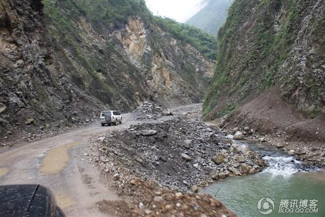 《百媒穿越地震带》之安县：亘古千佛山 无言殇 永收藏……