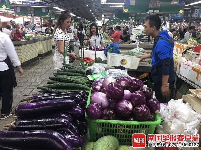 紫番茄、紫白菜、紫淮山……紫色果蔬走上餐桌，味道如何