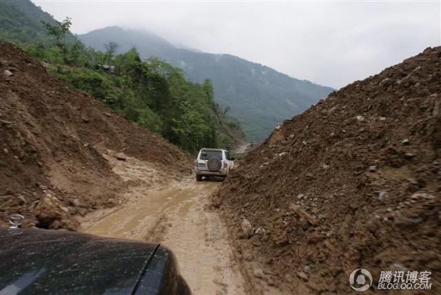 《百媒穿越地震带》之安县：亘古千佛山 无言殇 永收藏……