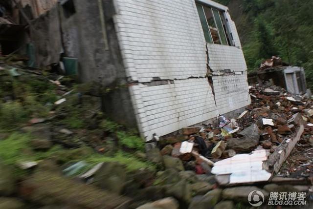 《百媒穿越地震带》之安县：亘古千佛山 无言殇 永收藏……