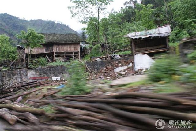 《百媒穿越地震带》之安县：亘古千佛山 无言殇 永收藏……