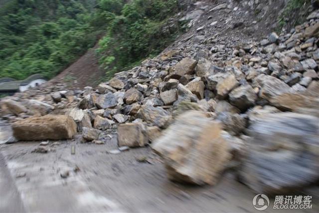 《百媒穿越地震带》之安县：亘古千佛山 无言殇 永收藏……