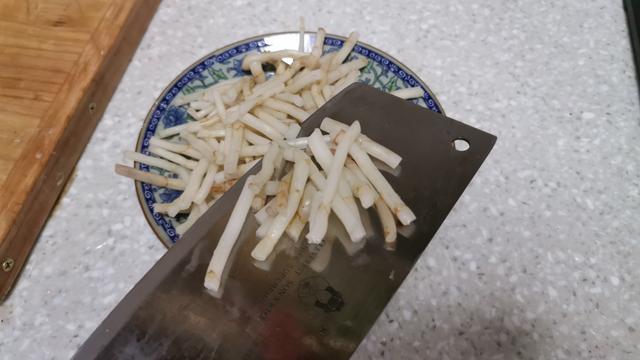 这种春日野菜你吃过吗？色泽洁白、口感爽脆，凉拌、炒肉都好吃