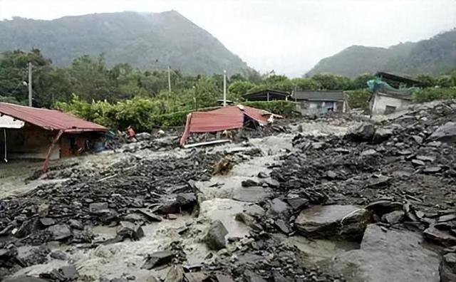 神秘富豪捐20亿后突然消失，现如今居然在家种地？