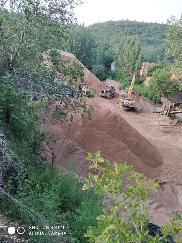 沙土地上种水果？网友：合适的水土种合适的果，这是大自然的馈赠