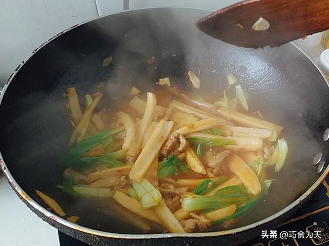 冬天的藕还是这么吃暖和，大厨的料汁比例在这里，做对味道才正宗