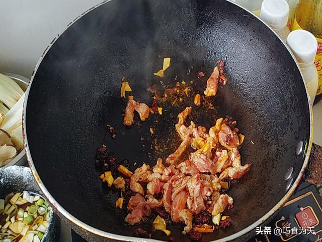 冬天的藕还是这么吃暖和，大厨的料汁比例在这里，做对味道才正宗