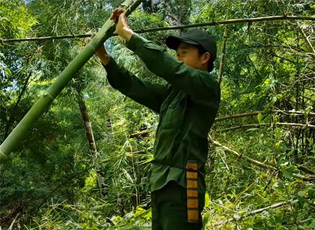 小伙太狠心！制作了一把3米长的弓弩，射中一只30斤的豪猪