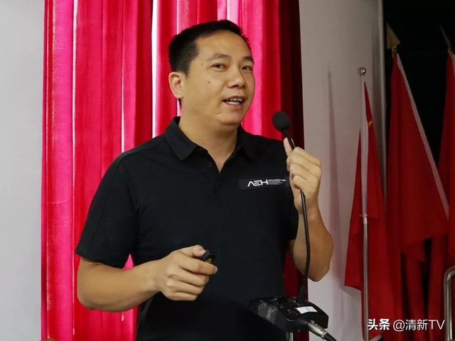 直播走乡村：原来清新人常吃的罗氏虾是这样养殖的