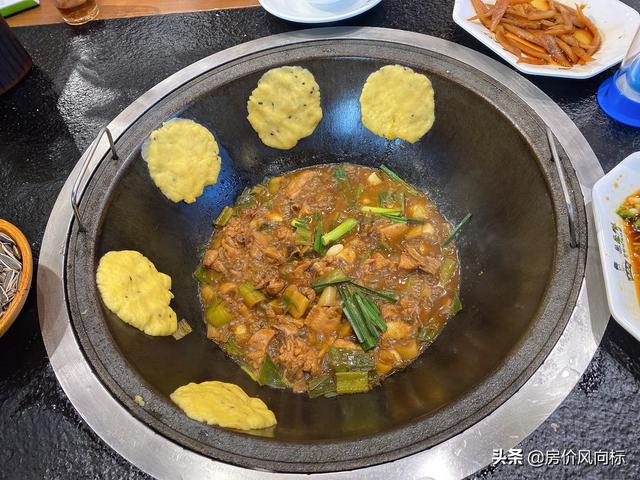 地锅牛肉、地锅牛蛙、地锅老鹅、地锅鱼，鲜嫩好吃