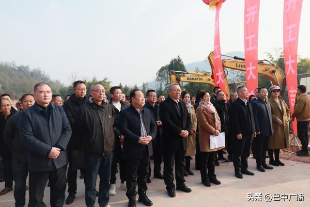 棠湖控股通江山地梅花鸡全产业链青山梁原种场项目落户通江杨柏太平场村