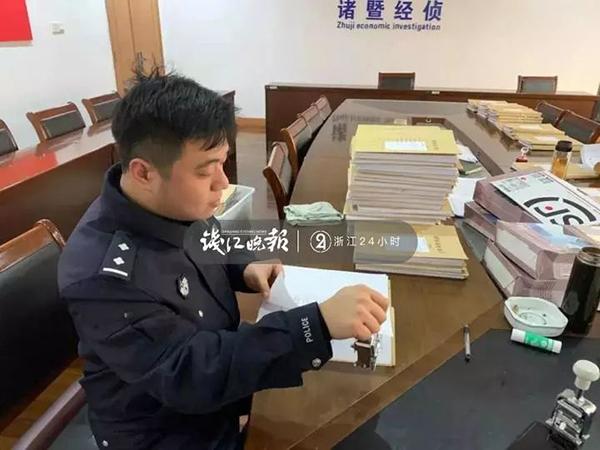 浙江警方捣毁一传销骗局：成本三五元化妆品吹成顶尖品牌