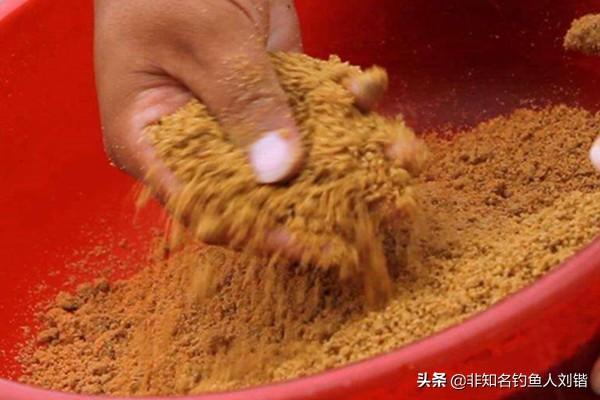 养殖颗粒在池钓中应用的思路与方法 黑坑作钓饵料省钱的一大法宝