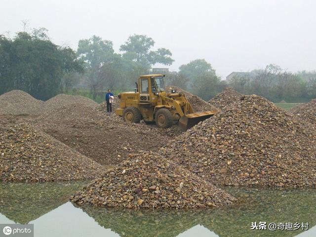 在农村建一个小型沙场需要办哪些手续？需要注意些什么？