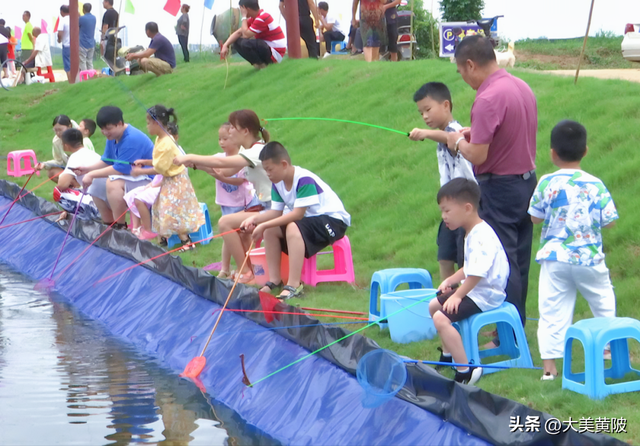 虾稻田里过暑假 来黄陂解锁夏日新玩法