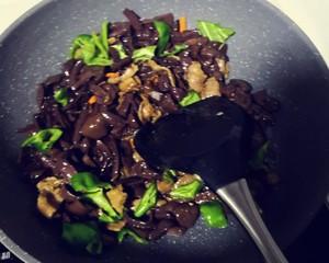 松树伞蘑菇炒肉