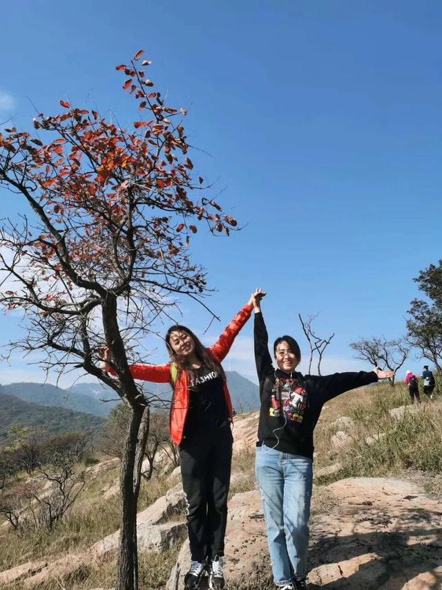 我是幸运的女子，巧遇一男两女三良师，爱在小学中学师范从未缺席