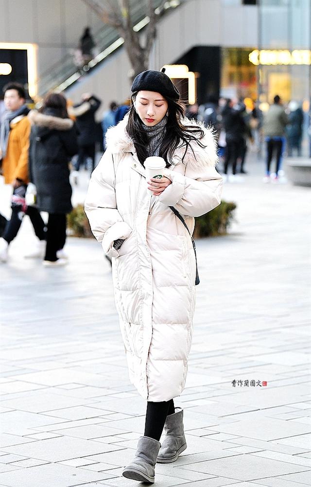 街拍：又温暖又时尚的雪地靴美女